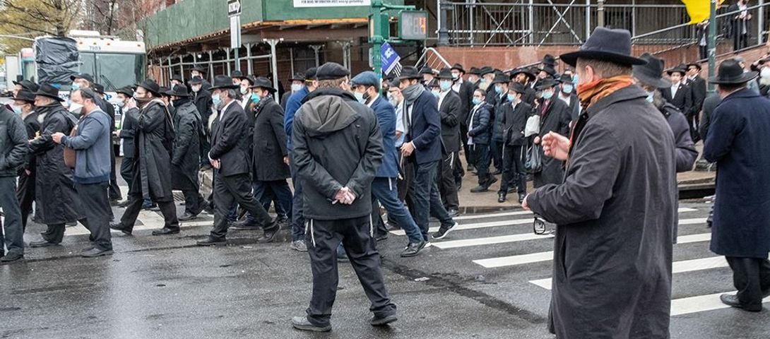 Crowd shows up for Brooklyn rabbi’s funeral – The Forward