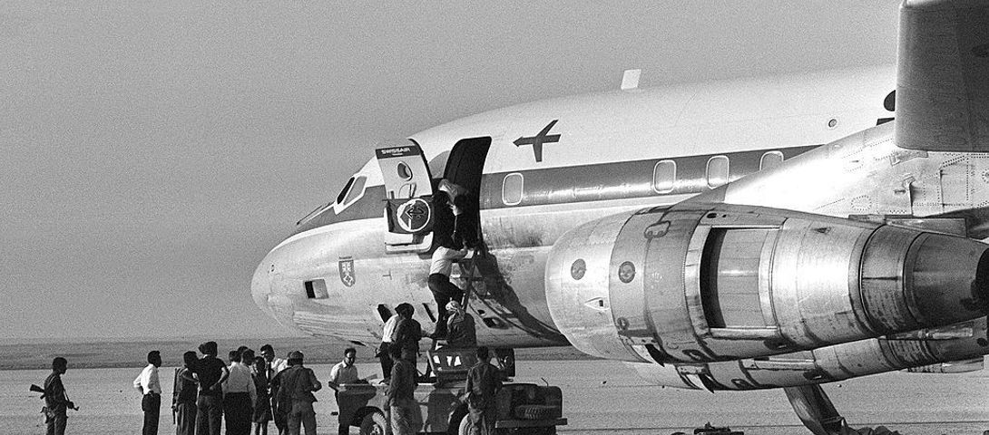Uri Bar Lev thwarted Leila Khaled's hijacking; I was a passenger on that plane – The Forward - Vimarsana News