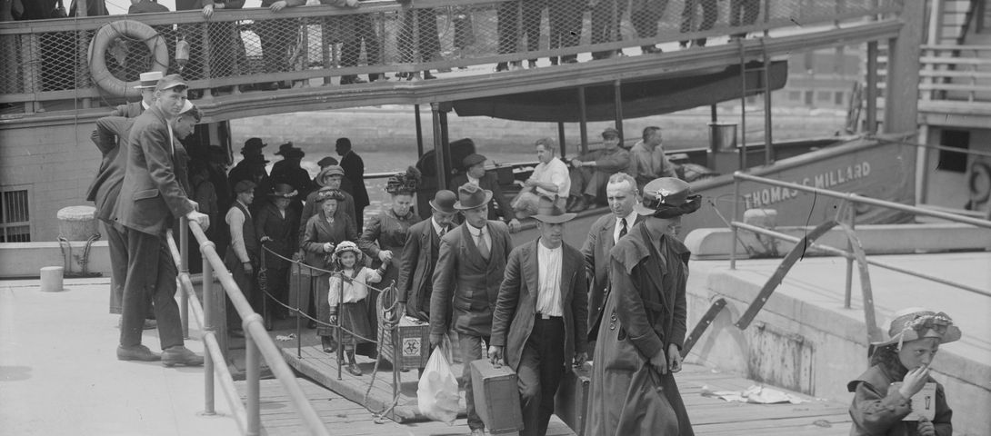 Perec's 'Ellis Island' captures a dream's underside – The Forward - Vimarsana News