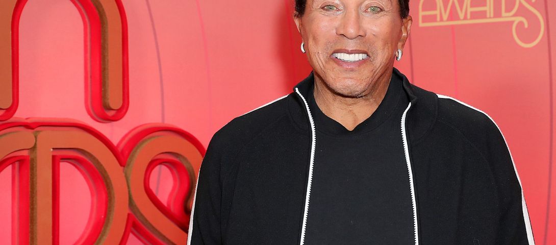 Smokey Robinson stumped about how to say ‘Hanukkah’ – The Forward