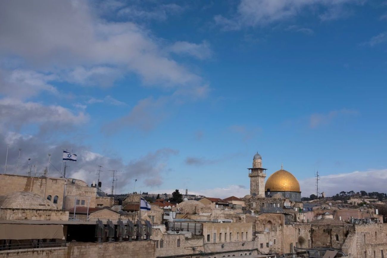 Израиль фото широкий формат. Картинка израиль столица иерусалима. Иерусалим. Израиль маленькие города. Статус иерусалима.