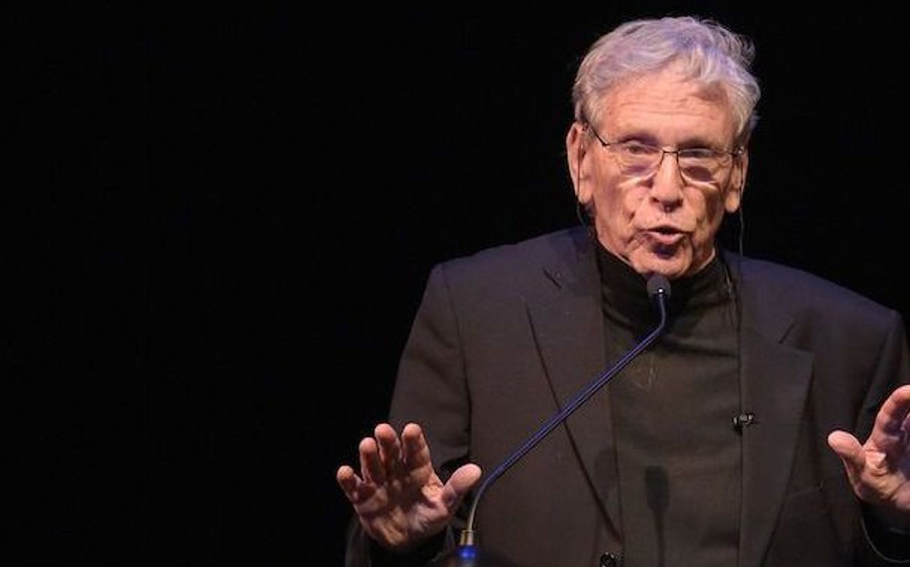 Amos Oz Honored By German Reform Rabbinical School The Forward