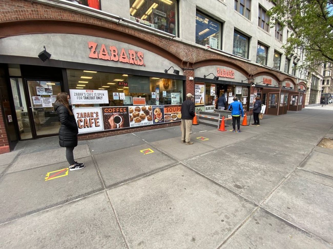 The 16 customers you’ll meet at the Zabar’s lox counter