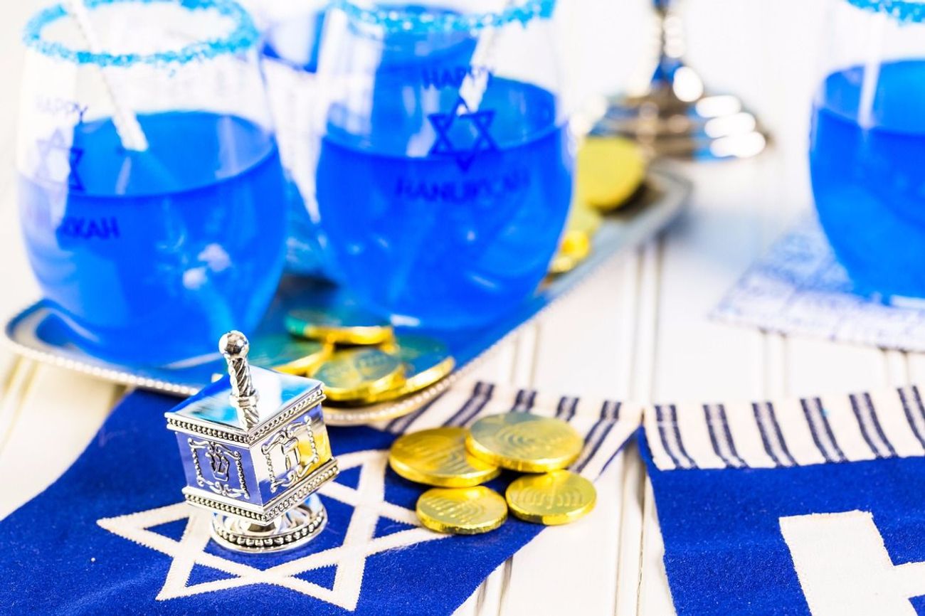 Hanukkah popup bar ‘Chaivy and Coheny’ in Shaw