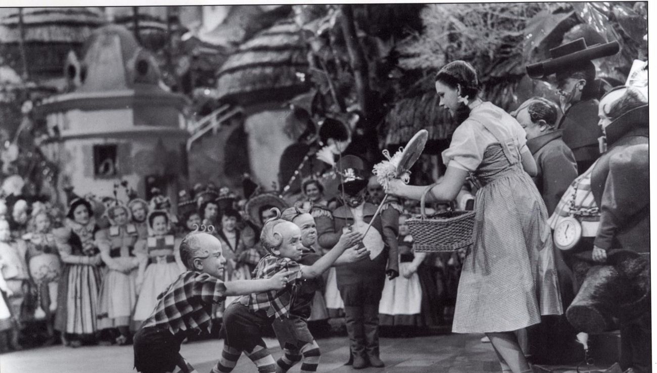 Did Munchkin Actors Grope Judy Garland On Set of ‘Wizard Of Oz’? – The