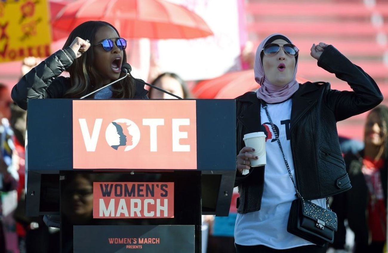 Linda Sarsour Has Been A Farrakhan Fan For Years by the Forward