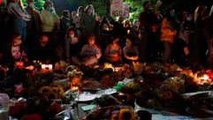 Mourners on the grounds of the Supreme Court in Washington, D.C. by the Forward
			