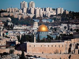 WATCH: Hundreds Of Jewish Teens Riot, Attack Palestinians In Jerusalem by the Forward