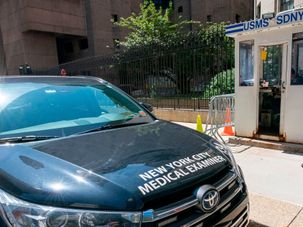 Jeffrey Epstein’s Autopsy Revealed Broken Bones In Neck – The Forward