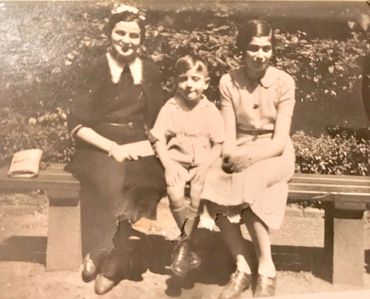 Ruth Nussbaum by the Forward
			