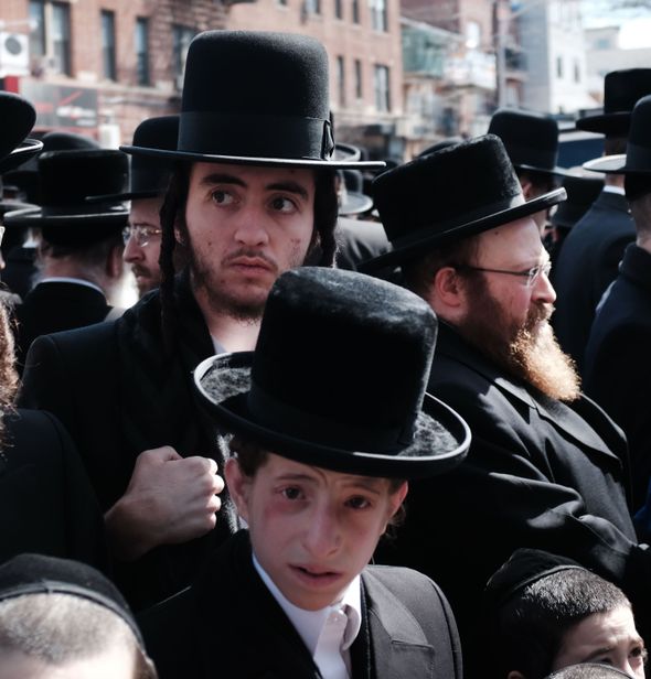 Hasidic measles anti-vaxxers read this glossy propaganda by the Forward