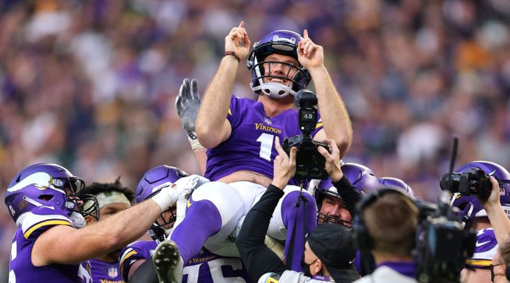 Greg Joseph celebrates with his Minnesota Vikings teammates after kicking a game-winning field goal against the Green Bay Packers at U.S. Bank Stadium in Minneapolis, Nov. 21, 2021. (Adam Bettcher/Getty Images)