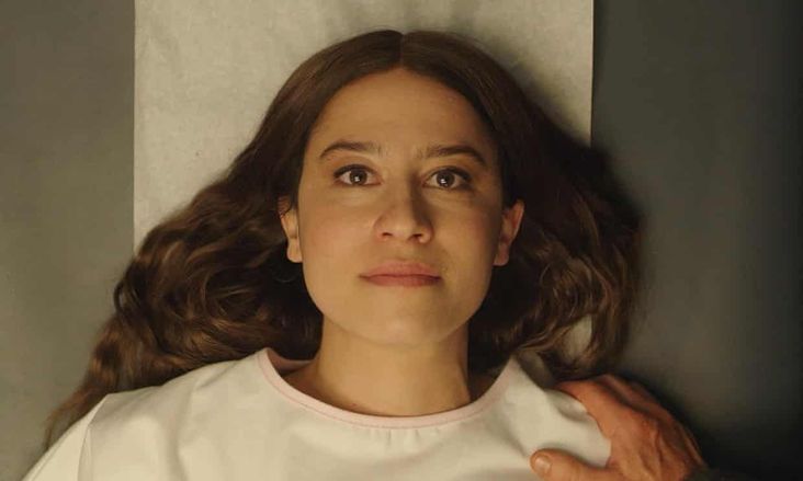 Ilana Glazer as Lucy in "False Positive."