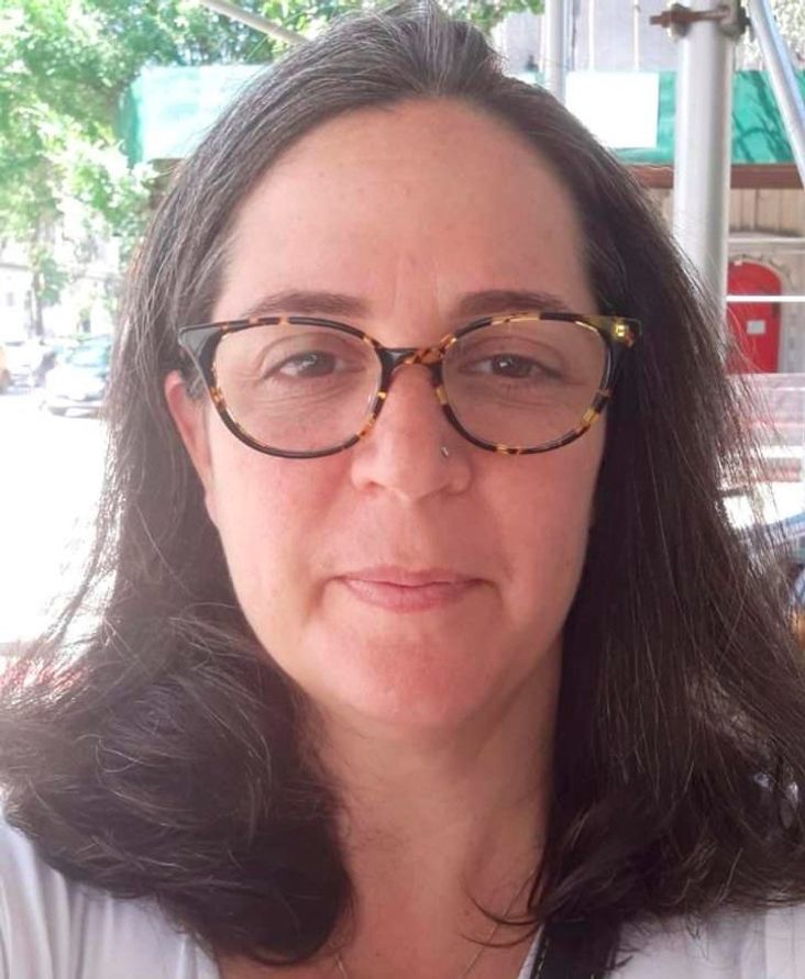 Rabbi Kara Tav is an experienced hospital chaplain.