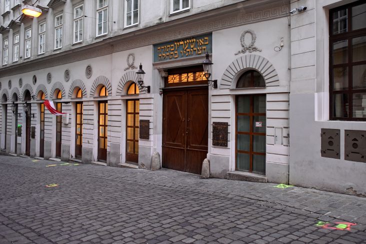Outside Vienna's main synagogue, Seitenstettengasse, after the deadly shooting on Nov. 3.