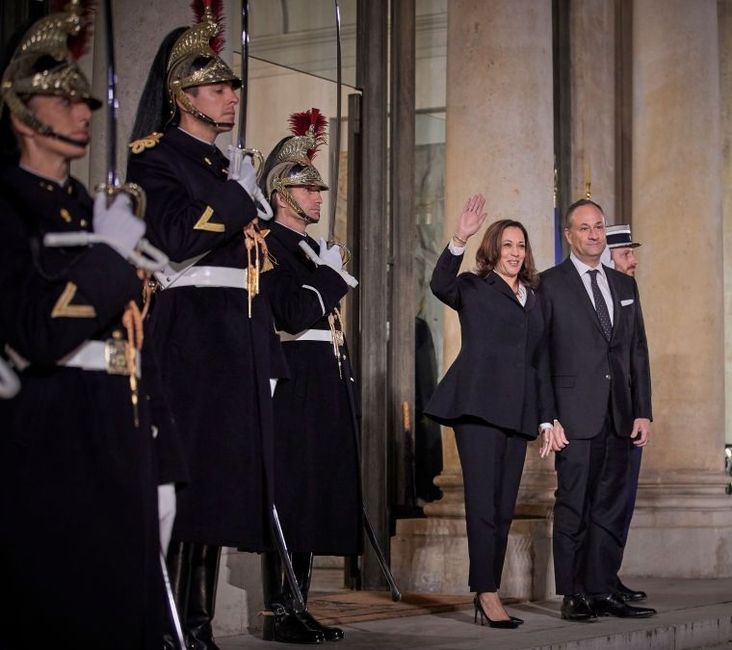 Vice President Kamala Harris and her husband Douglas Emhoff arrive at the Elysee Palace for the inaugural dinner on the first day of the Paris Peace Forum on November 11, 2021 in Paris, France.