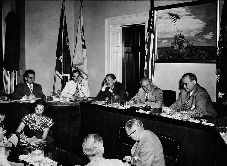 A meeting of HUAC