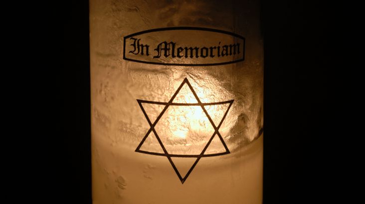 A yahrzeit candle