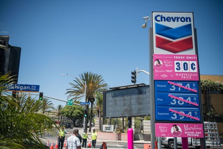 "Mrs. Maisel' fans got a taste of the apocalypse during an Amazon promotion