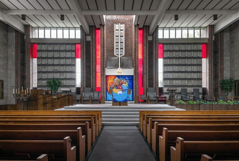 Ohev Shalom bimah